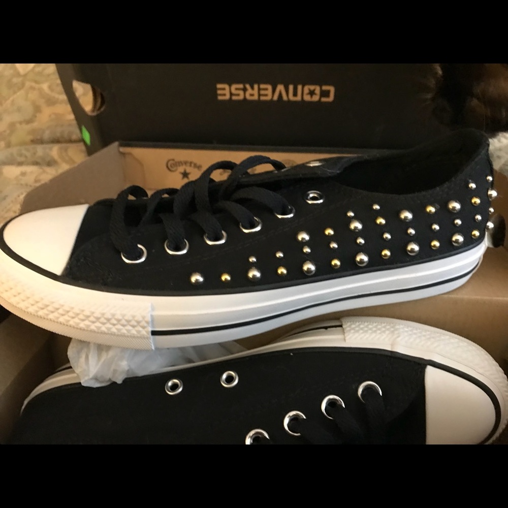 Women’s size 7 Converse All Star Textile ox shoes
